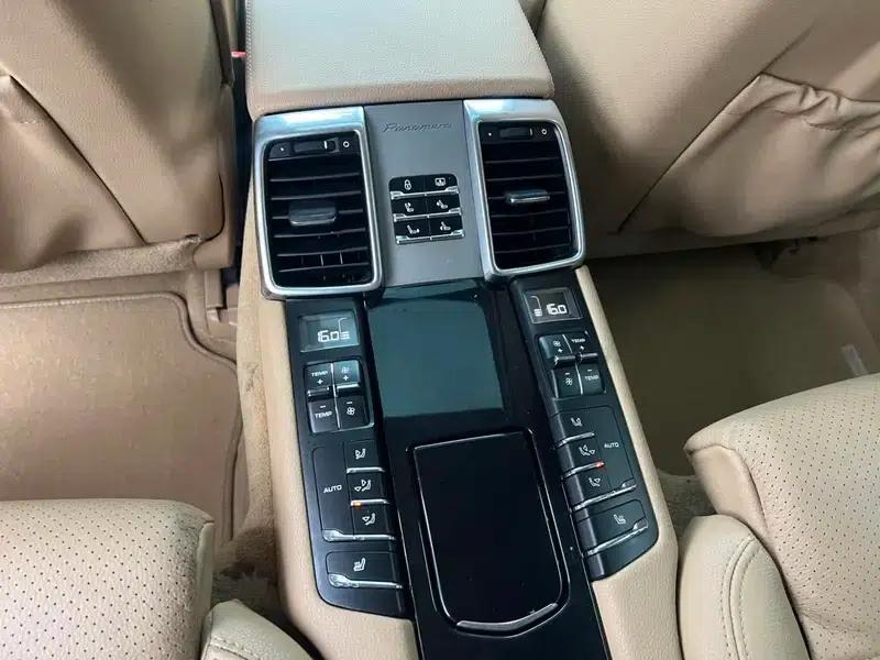 Panamera 2013 Panamera 4 Platinum Edition 3.6L — миниатюра 10