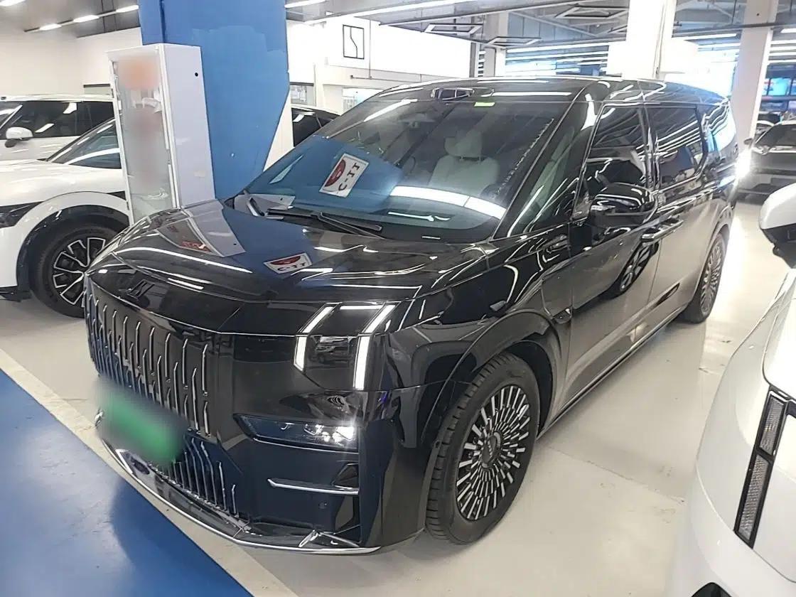 Zeekr 009 2024 Six-Seat Executive Version 4WD 108 kWh — миниатюра 1
