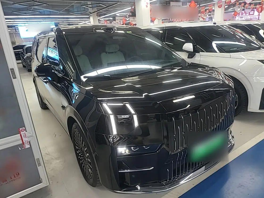 Zeekr 009 2024 Six-Seat Executive Version 4WD 108 kWh — миниатюра 12