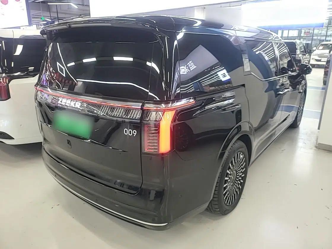 Zeekr 009 2024 Six-Seat Executive Version 4WD 108 kWh — миниатюра 6