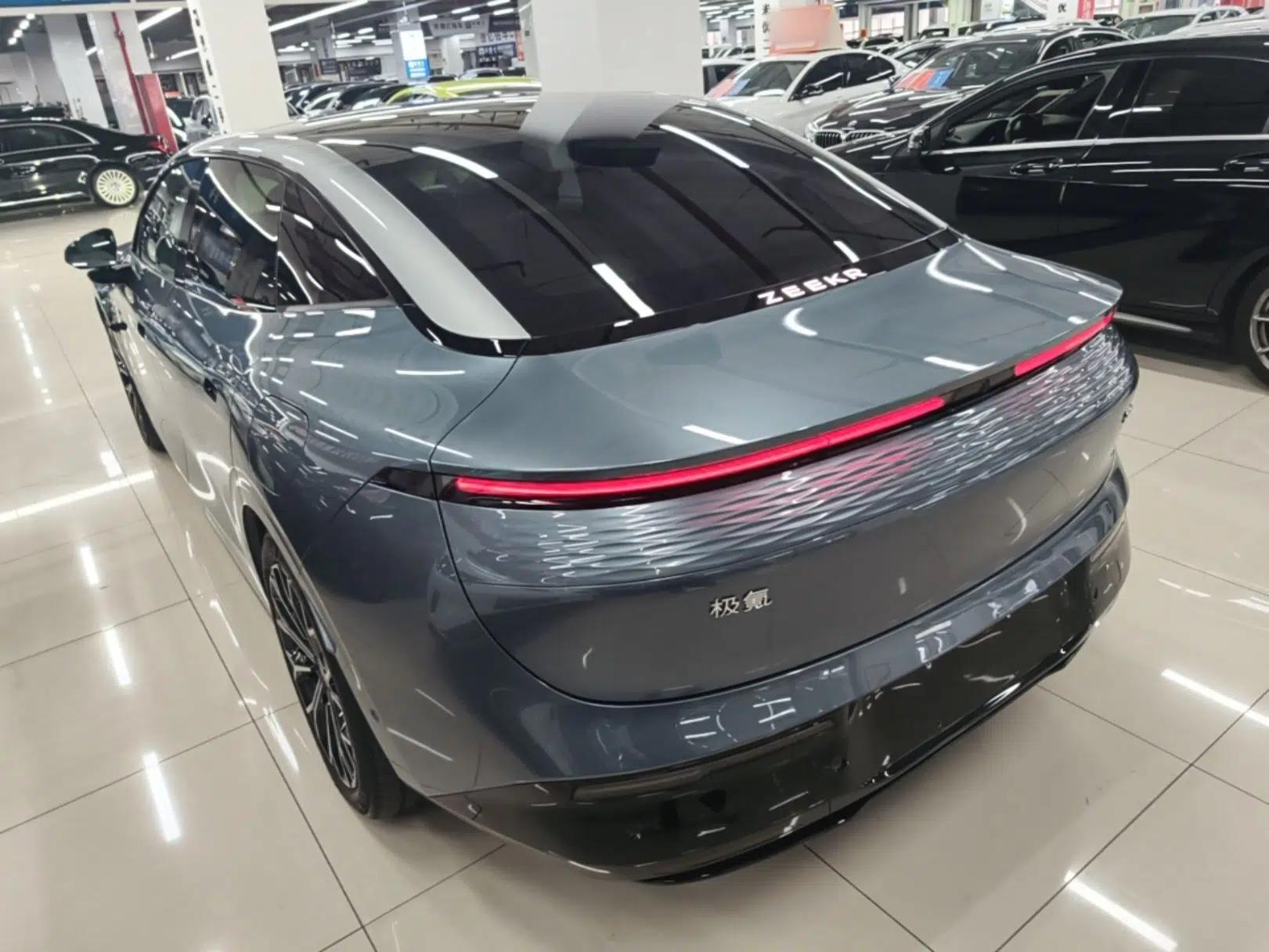 Zeekr 007 2025 Long-Range Rear-Wheel-Drive Intelligent Driving Version 100 kWh — миниатюра 4
