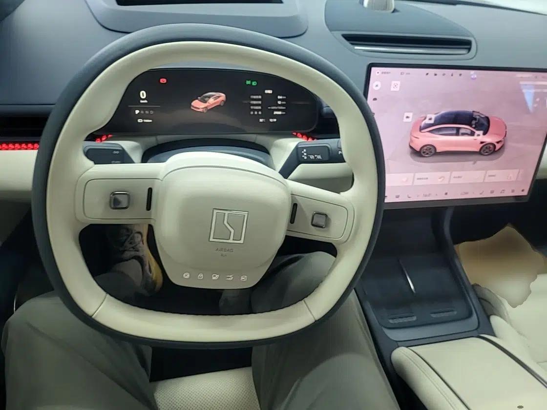 Zeekr 007 2024 Four-Wheel Drive Version 75 kWh — миниатюра 13
