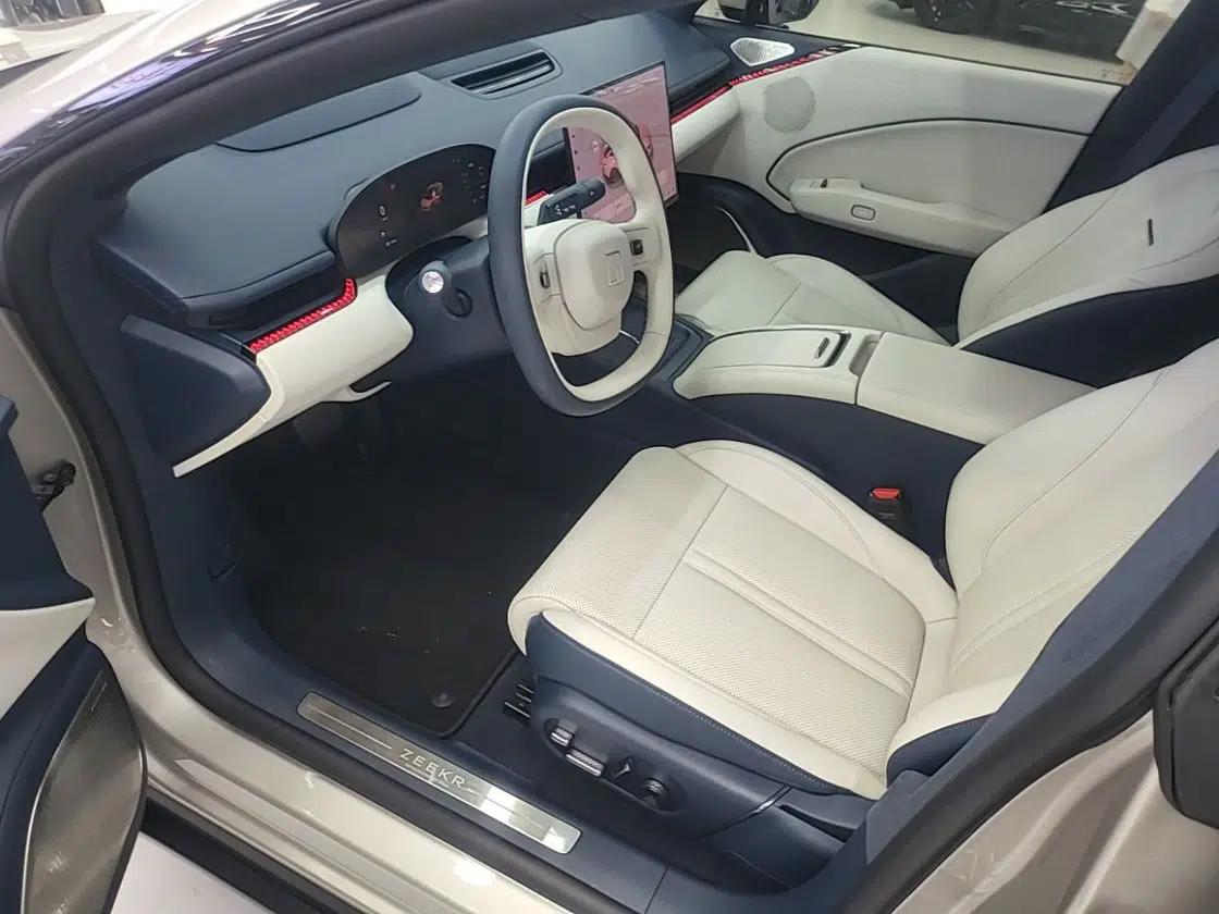 Zeekr 007 2024 Four-Wheel Drive Version 75 kWh — миниатюра 18