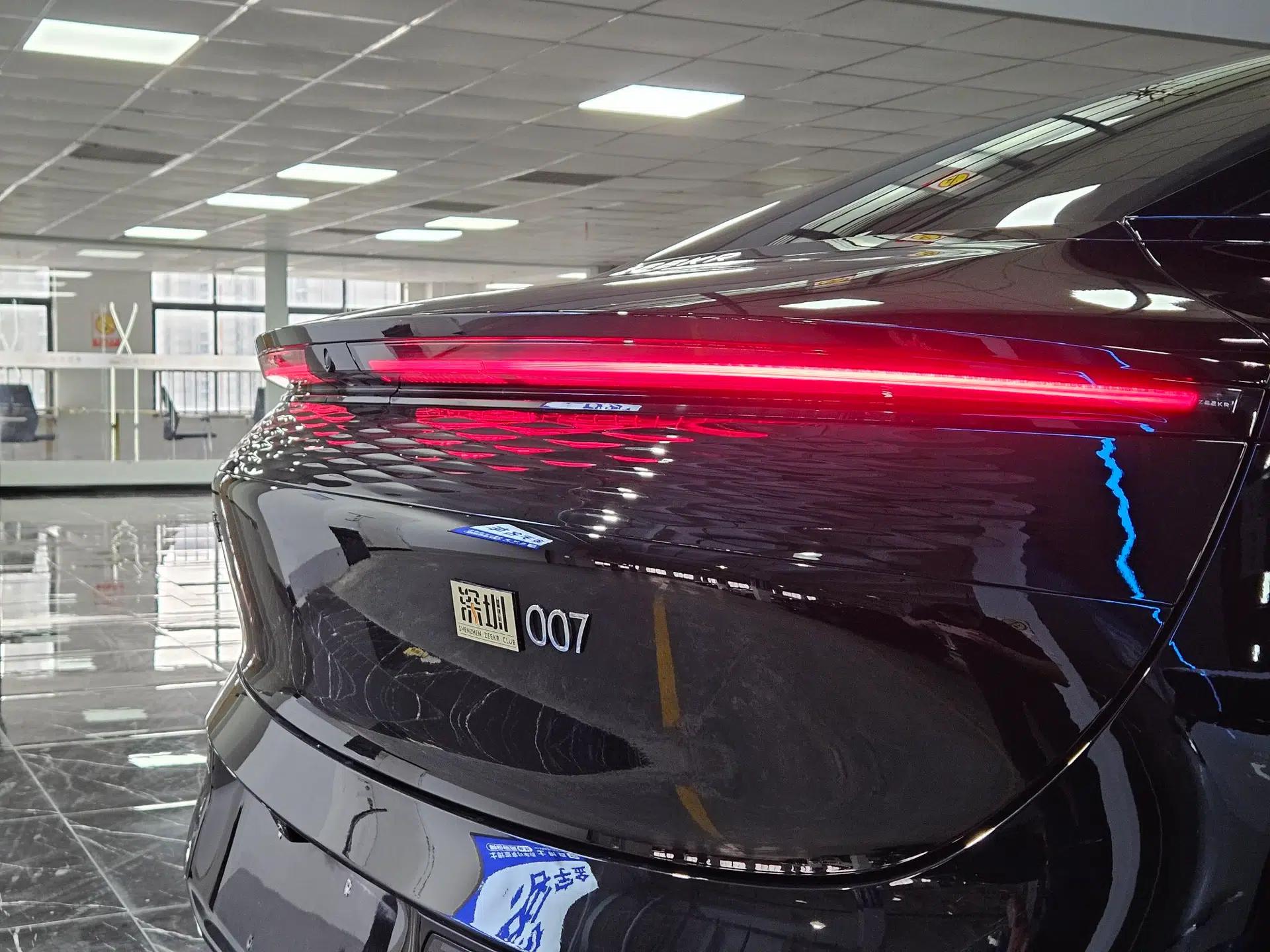 Zeekr 007 2024 Four-Wheel Drive Version 75 kWh — миниатюра 17