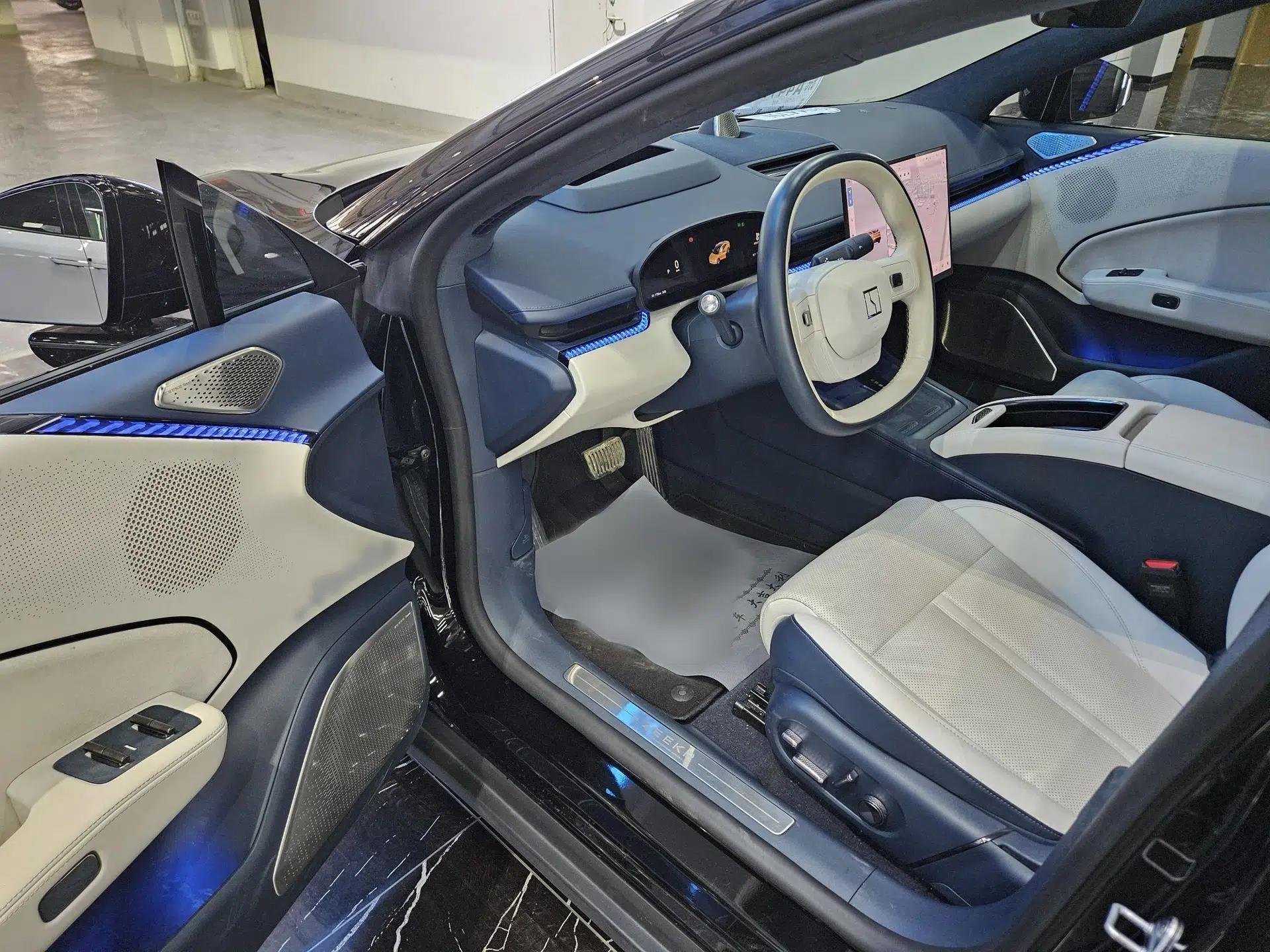 Zeekr 007 2024 Four-Wheel Drive Version 75 kWh — миниатюра 23