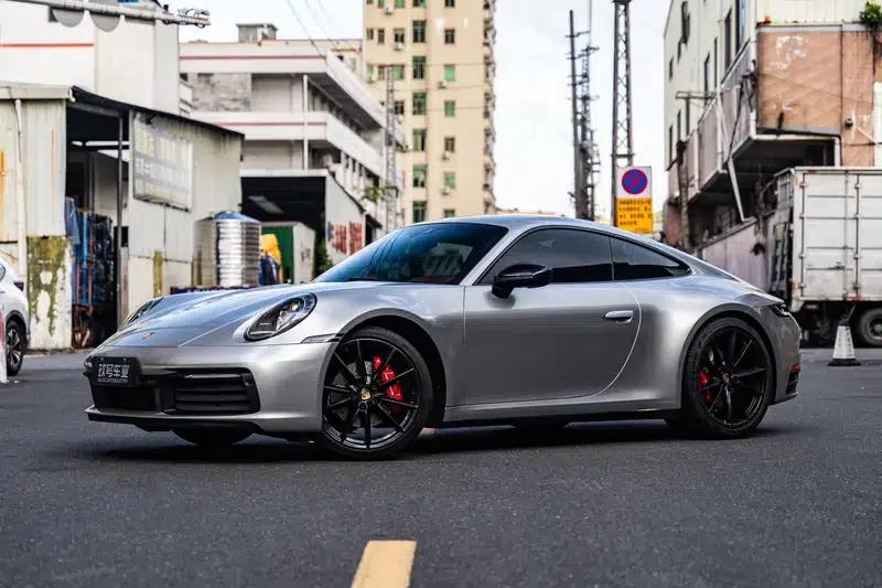 Porsche 911 2020 Carrera 3.0T — миниатюра 1
