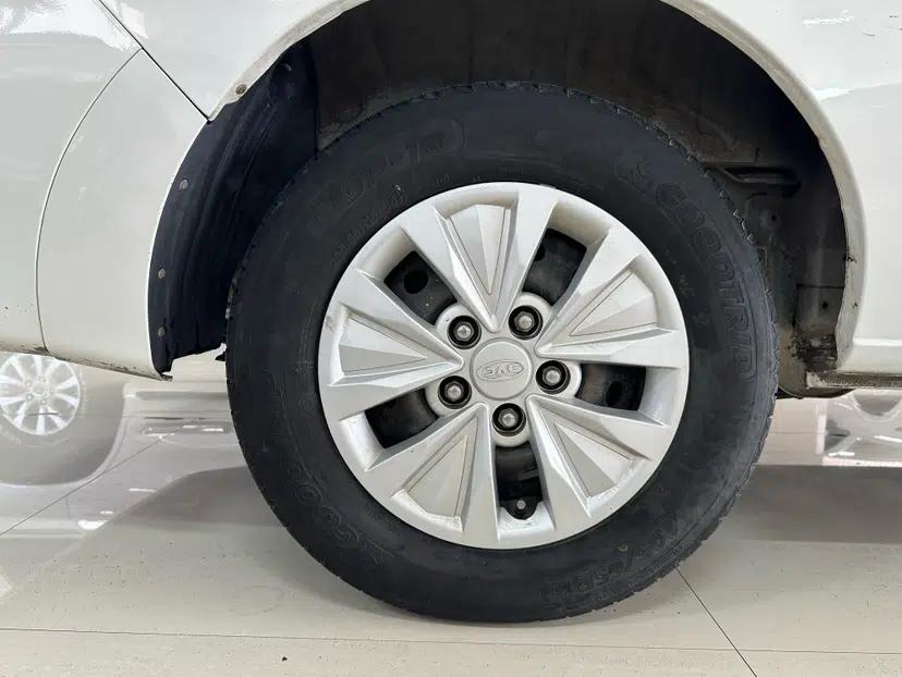 JAC Refine M3 2019 PLUS Maker Edition 1.8L Luxury Model — миниатюра 9