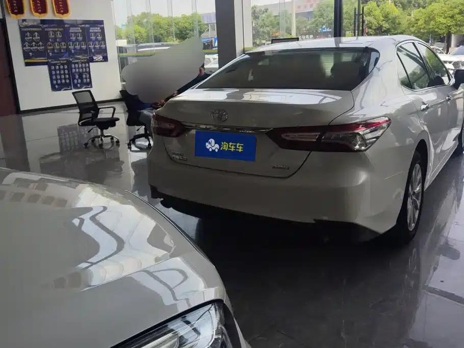 2018 Camry 2.0G Luxury Edition — миниатюра 3