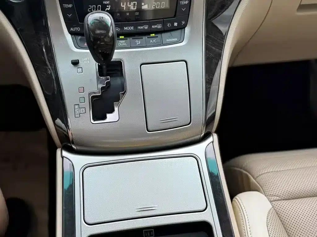 2012 Alphard 3.5L Premium Edition — миниатюра 11