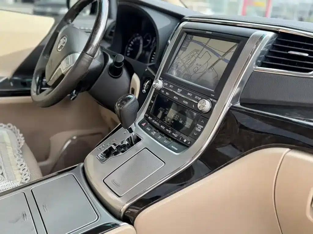 2012 Alphard 3.5L Premium Edition — миниатюра 10