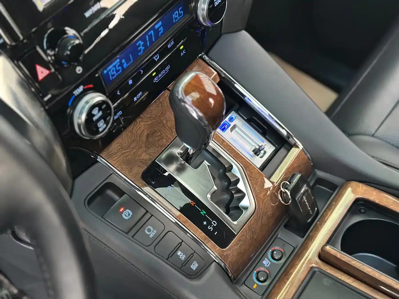 2015 Alphard 3.5L Premium Edition — миниатюра 18