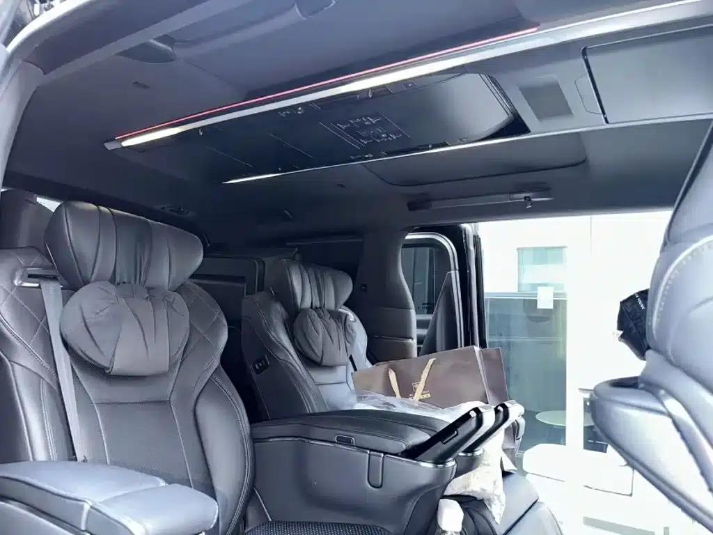 2024 Alphard Hybrid 2.5L Premium Edition — миниатюра 17