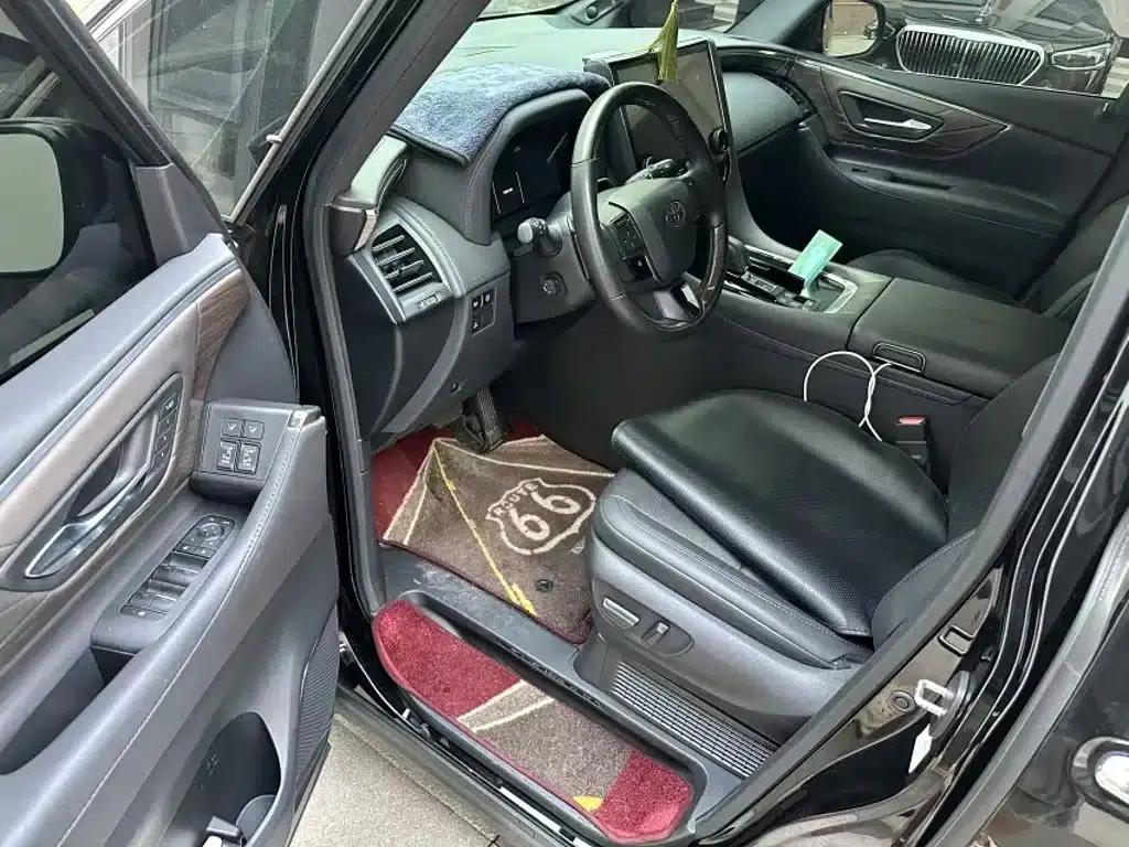 2024 Alphard Hybrid 2.5L Premium Edition — миниатюра 18