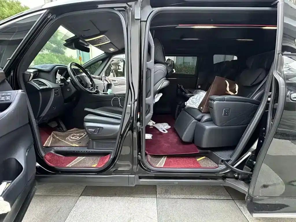 2024 Alphard Hybrid 2.5L Premium Edition — миниатюра 19