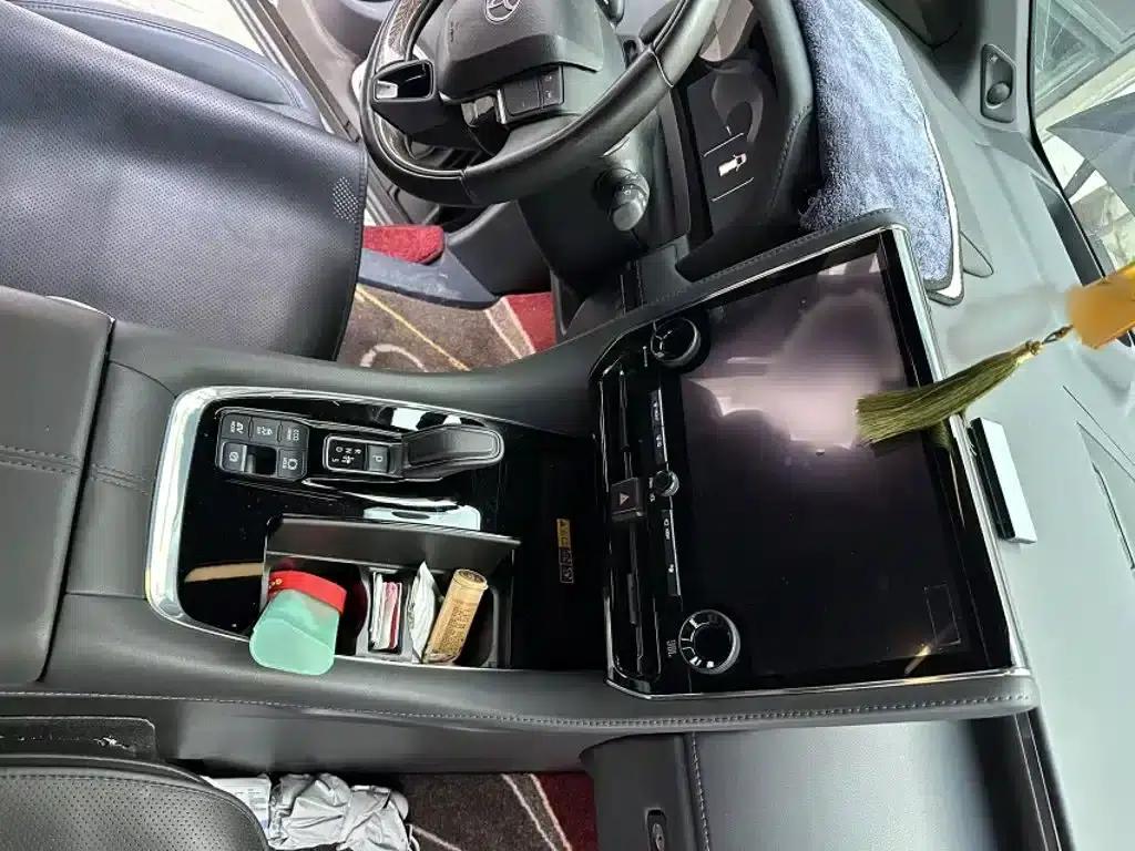 2024 Alphard Hybrid 2.5L Premium Edition — миниатюра 6