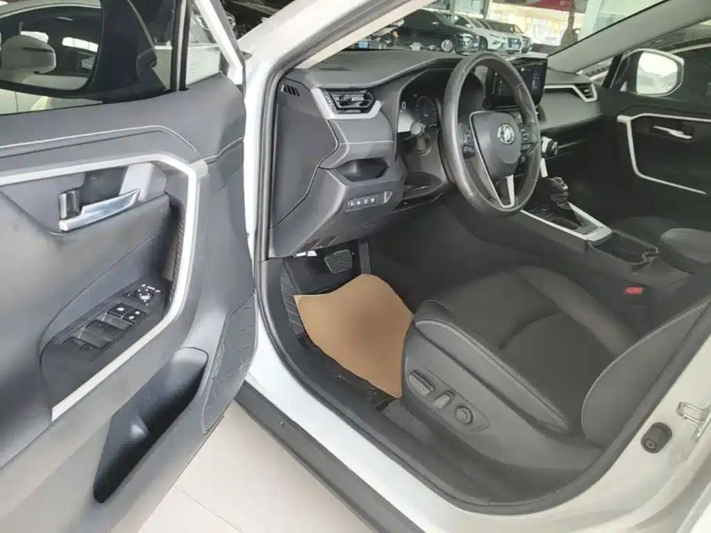 2023 RAV4 2.0L CVT 2WD Fashion Plus Edition — миниатюра 16