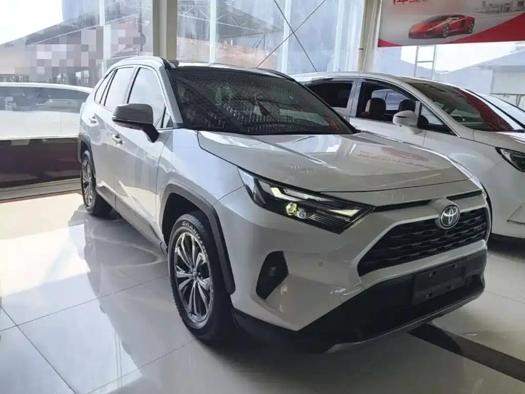 2023 RAV4 2.0L CVT 2WD Fashion Plus Edition — миниатюра 4
