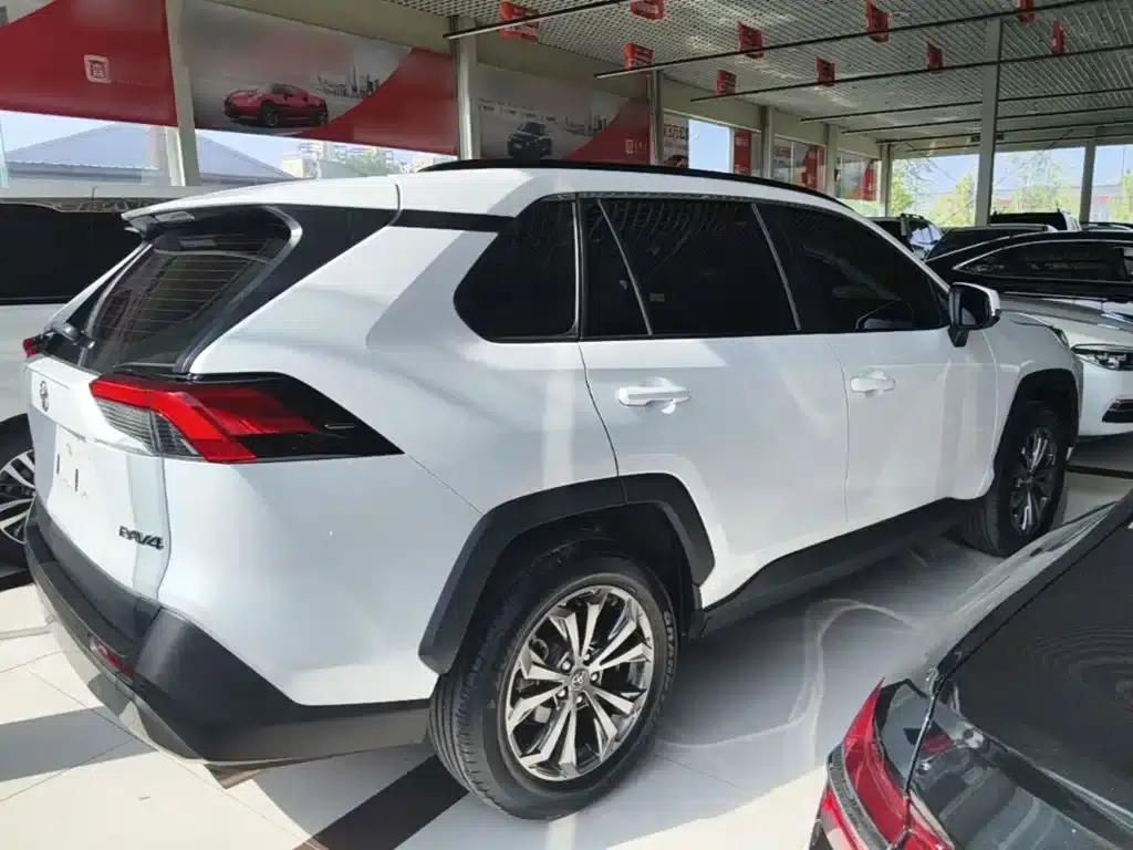 2023 RAV4 2.0L CVT 2WD Fashion Plus Edition — миниатюра 7