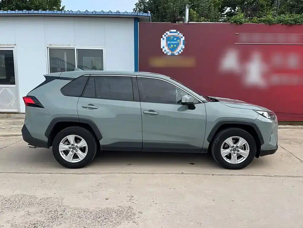 2021 Toyota RAV4 2.0L CVT 2WD Urban Edition — миниатюра 11