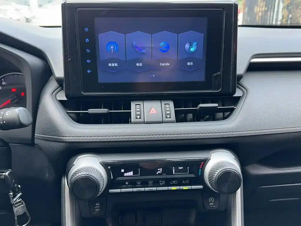 2021 Toyota RAV4 2.0L CVT 2WD Urban Edition — миниатюра 5