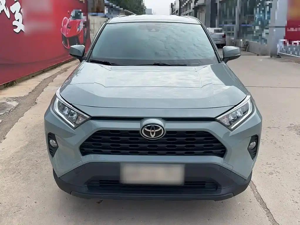 2021 Toyota RAV4 2.0L CVT 2WD Urban Edition — миниатюра 6