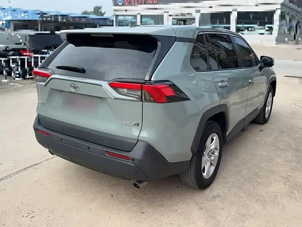 2021 Toyota RAV4 2.0L CVT 2WD Urban Edition — миниатюра 7
