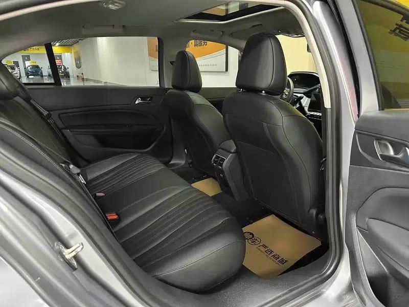 Peugeot 408 2022 1.6T Chasing Light Edition — миниатюра 12