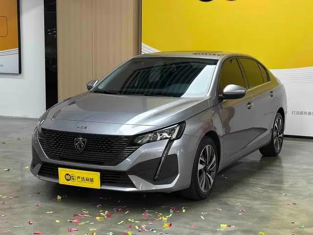 Peugeot 408 2022 1.6T Chasing Light Edition
