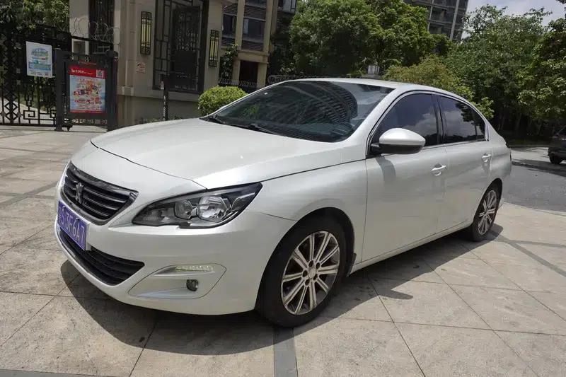 Peugeot 408 2014 1.8L Automatic Leading Edition — миниатюра 1