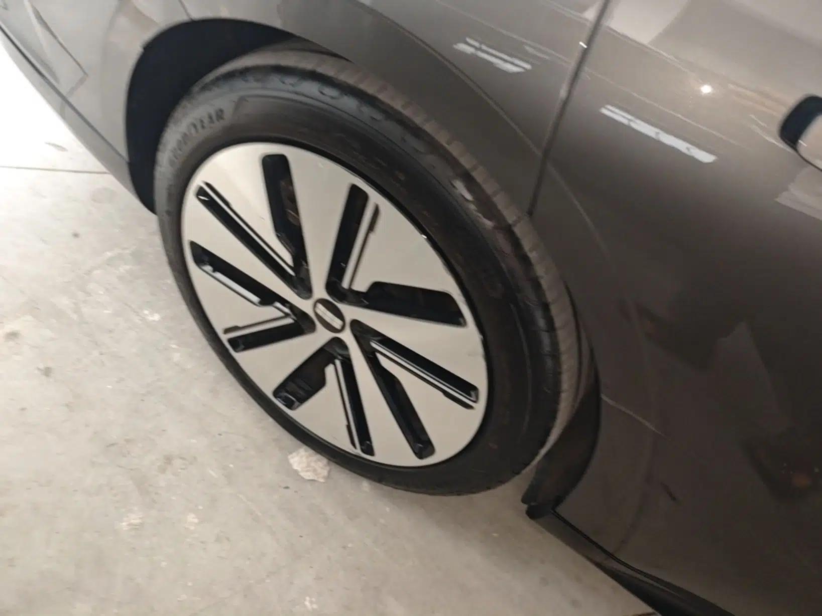 Geely Galaxy E8 2024 550 km Range Rear-Drive MAX — миниатюра 11