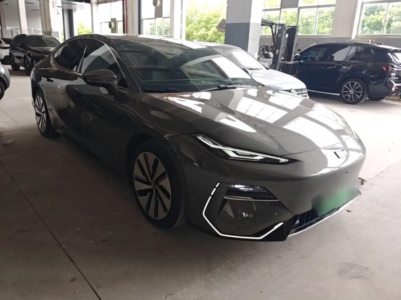 Geely Galaxy E8 2024 550 km Range Rear-Drive MAX — миниатюра 3
