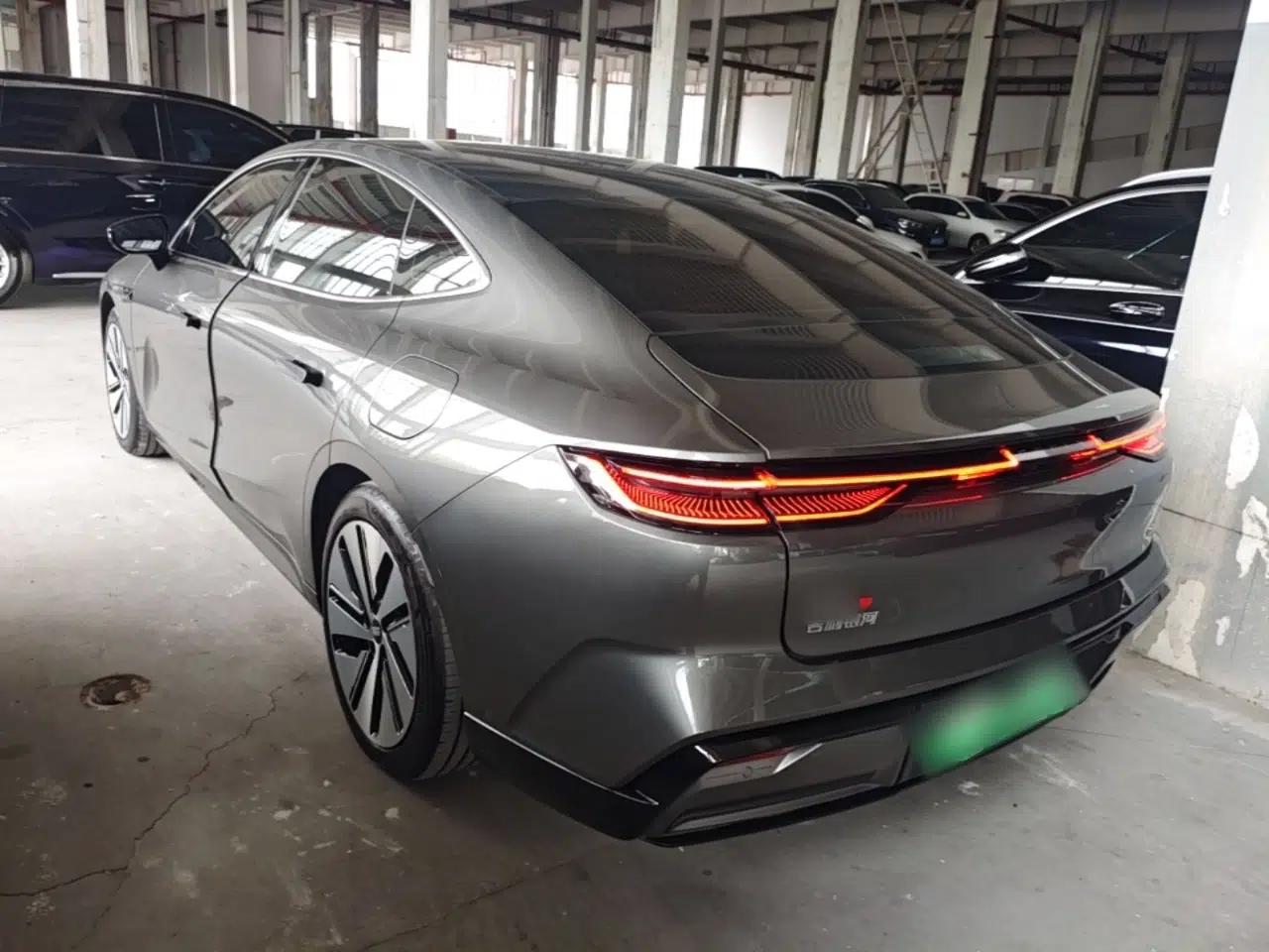 Geely Galaxy E8 2024 550 km Range Rear-Drive MAX — миниатюра 4
