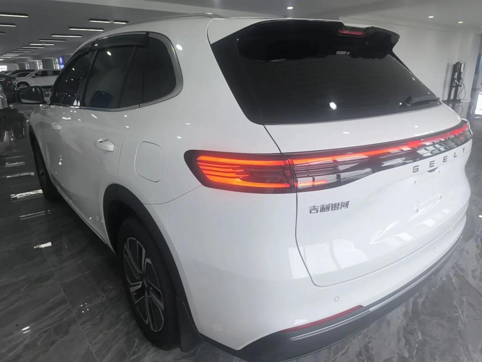 Geely Galaxy Xingjian 7 EM-i 2025 120km Launch+ Version — миниатюра 13