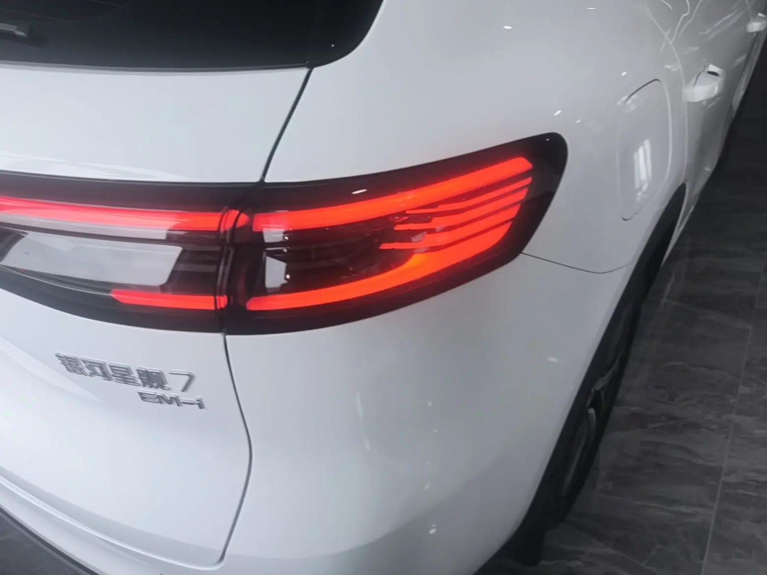 Geely Galaxy Xingjian 7 EM-i 2025 120km Launch+ Version — миниатюра 14