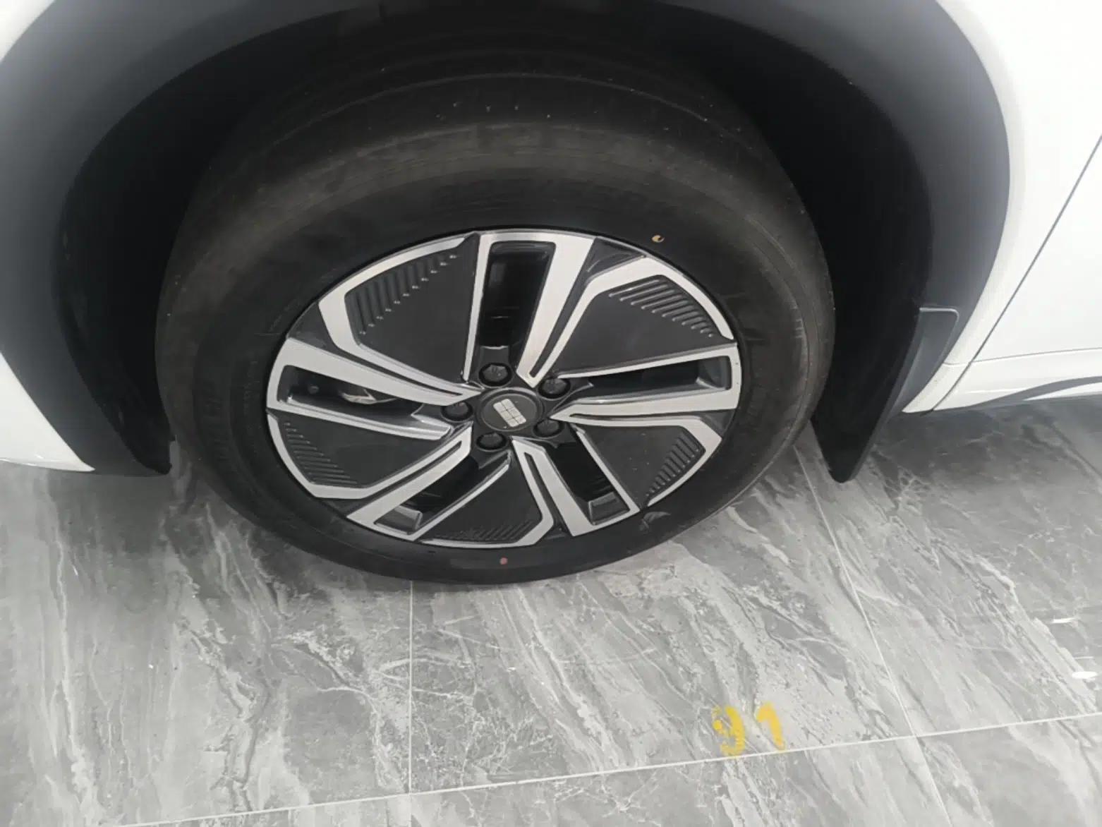 Geely Galaxy Xingjian 7 EM-i 2025 120km Launch+ Version — миниатюра 10