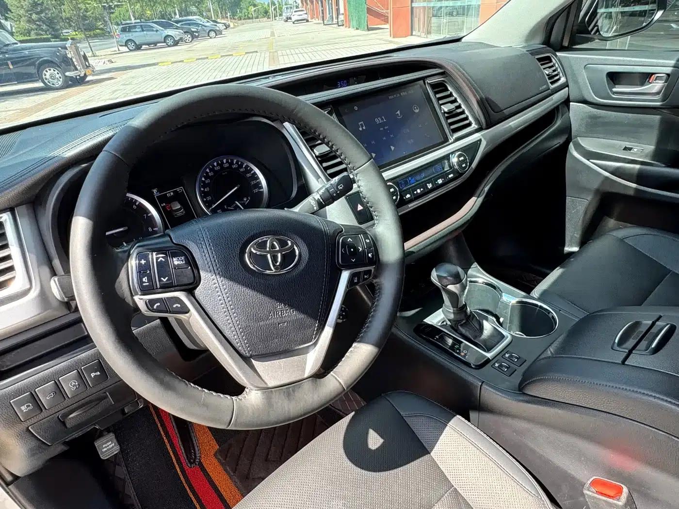 2018 Toyota Highlander 2.0T 4WD Premium Edition 7-seater (China VI Emission Standard) — миниатюра 8