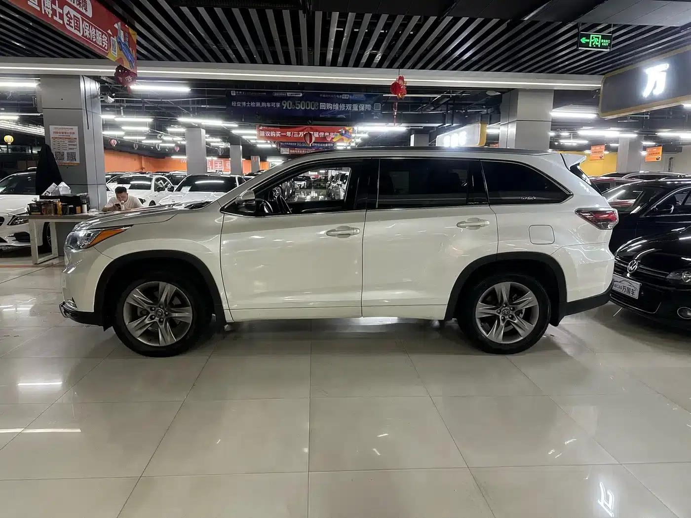2015 Highlander 2.0T AWD Supreme Edition 7-seater — миниатюра 3