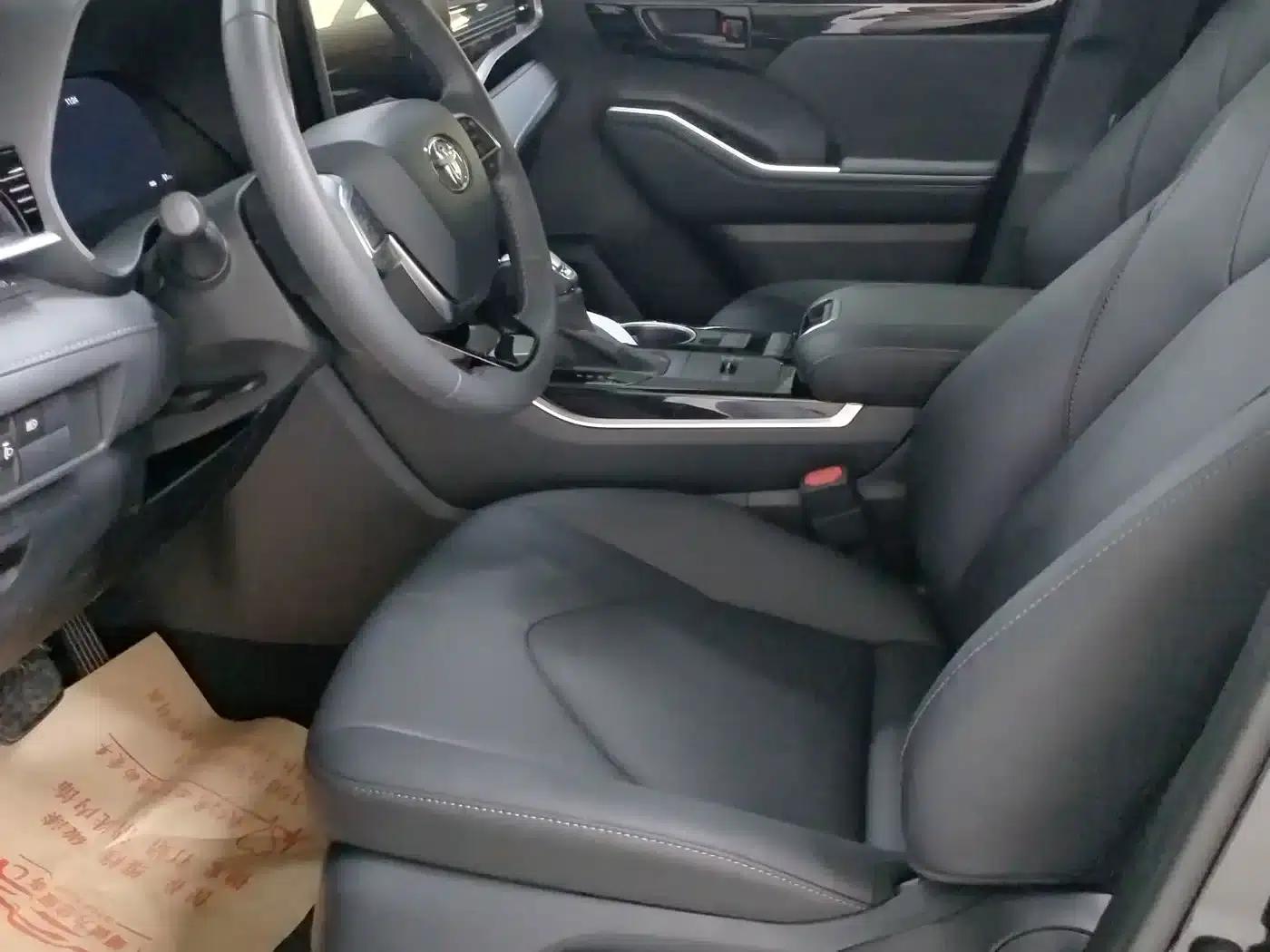 2026 Toyota Highlander 2.5L Intelligent Hybrid Dual-Motor AWD Elite Edition (7-seater) — миниатюра 5