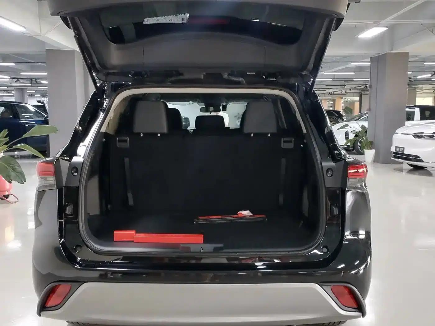 2026 Toyota Highlander 2.5L Intelligent Hybrid Dual-Motor AWD Elite Edition (7-seater) — миниатюра 9