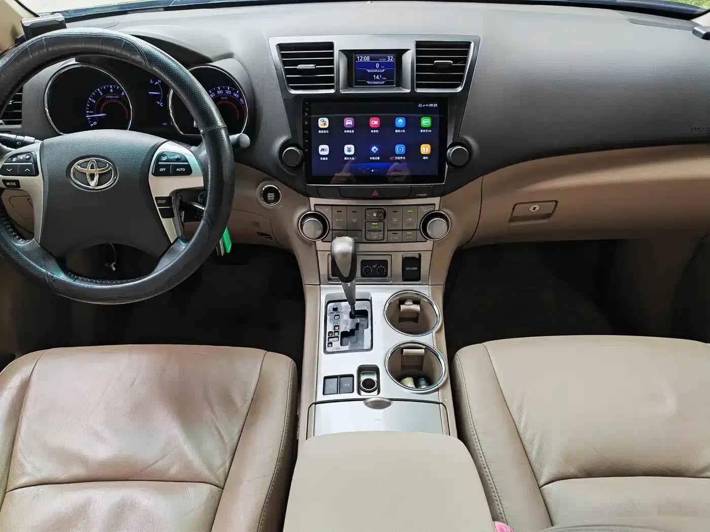2012 Highlander 2.7L 2WD 7-seater Luxury Edition — миниатюра 11