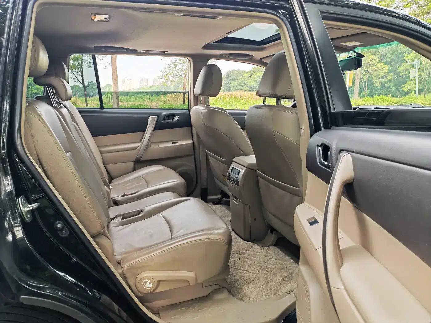 2012 Highlander 2.7L 2WD 7-seater Luxury Edition — миниатюра 13