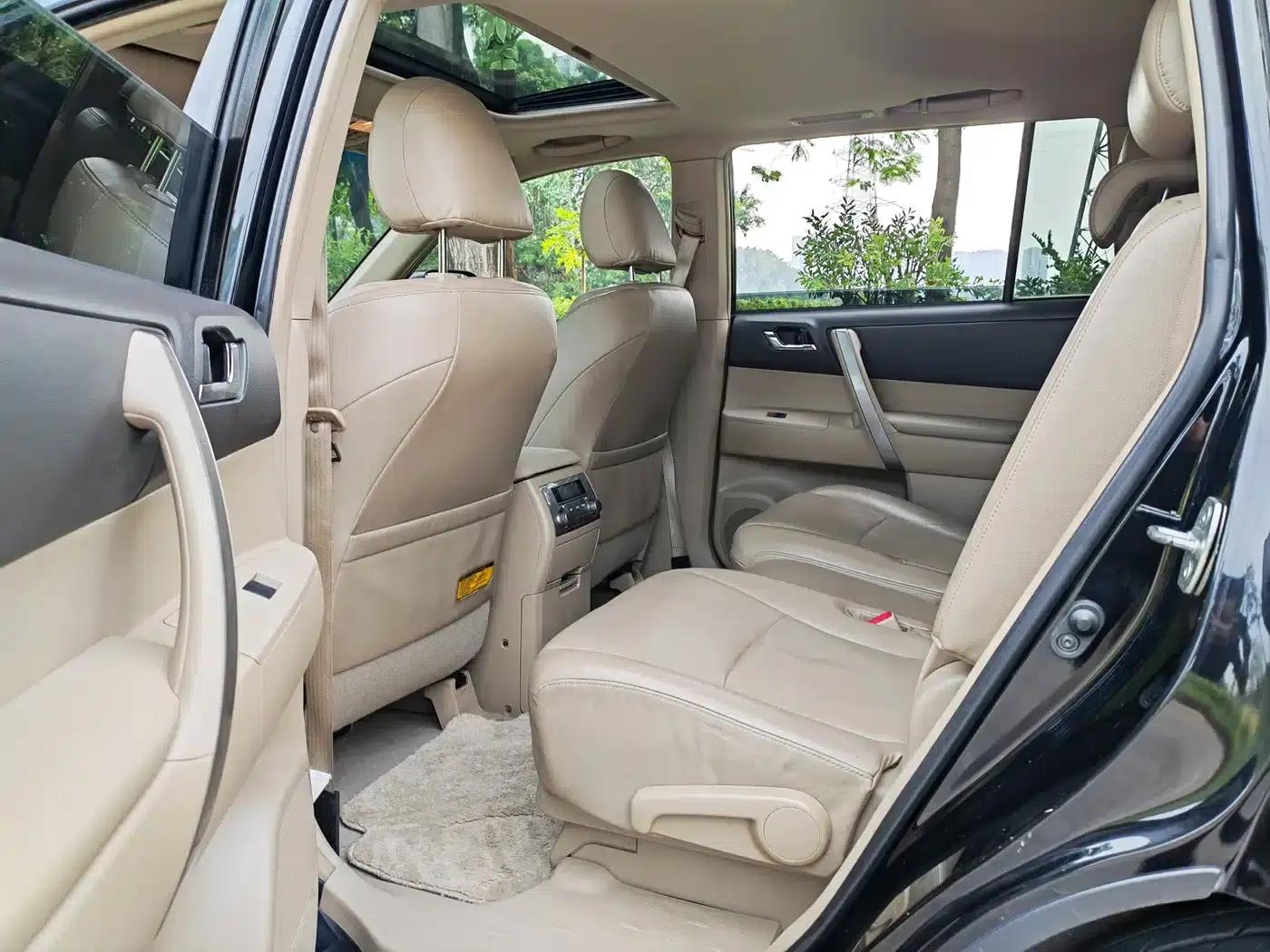 2012 Highlander 2.7L 2WD 7-seater Luxury Edition — миниатюра 14