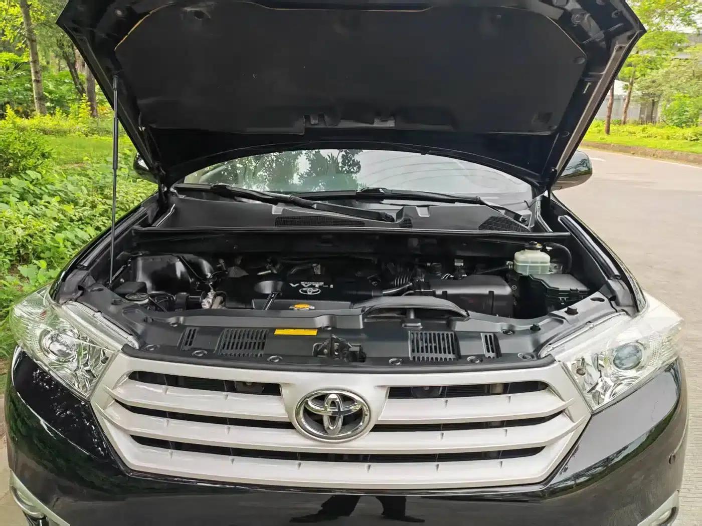 2012 Highlander 2.7L 2WD 7-seater Luxury Edition — миниатюра 18