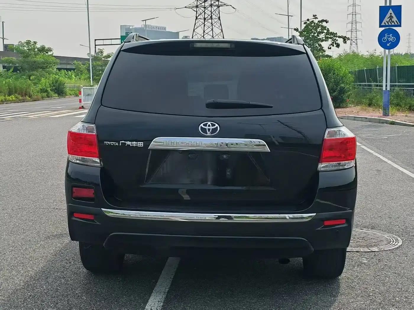 2012 Highlander 2.7L 2WD 7-seater Luxury Edition — миниатюра 6