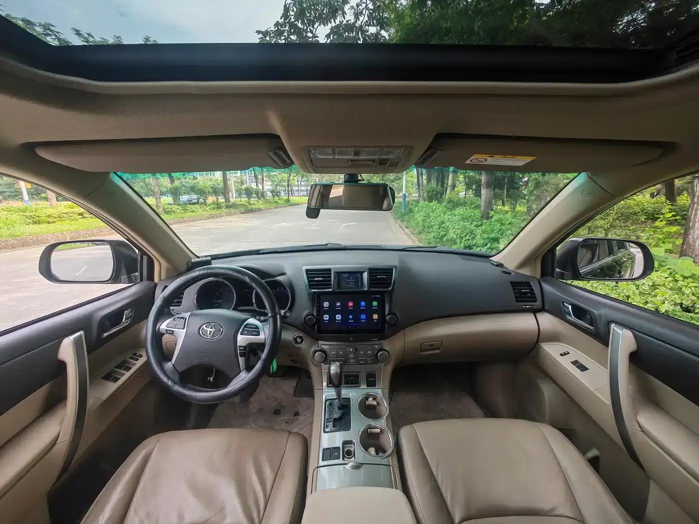 2012 Highlander 2.7L 2WD 7-seater Luxury Edition — миниатюра 10