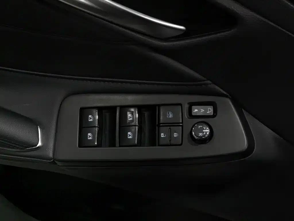 2023 Toyota Avalon Hybrid 2.5L Luxury Edition — миниатюра 9