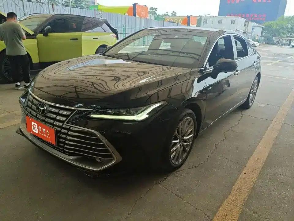 2024 Toyota Avalon Hybrid 2.0L Premium Edition — миниатюра 1