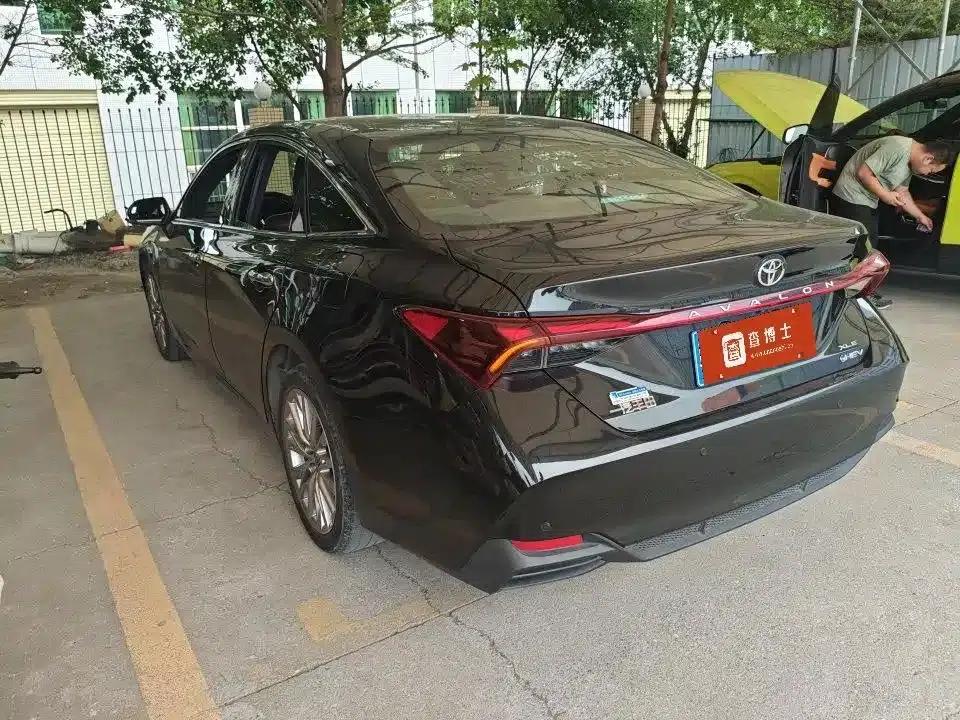 2024 Toyota Avalon Hybrid 2.0L Premium Edition — миниатюра 5
