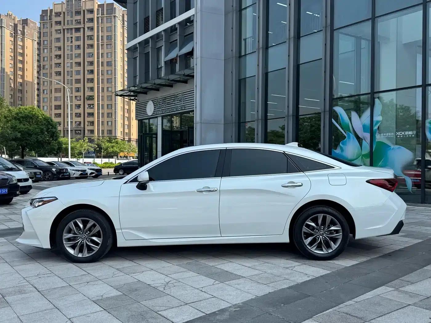 2019 Toyota Avalon 2.0L Luxury Edition (China VI Emission Standard) — миниатюра 3