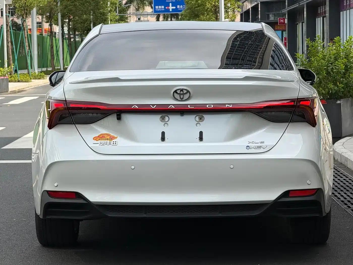 2024 Toyota Avalon Hybrid 2.5L XLE Premium Edition — миниатюра 11